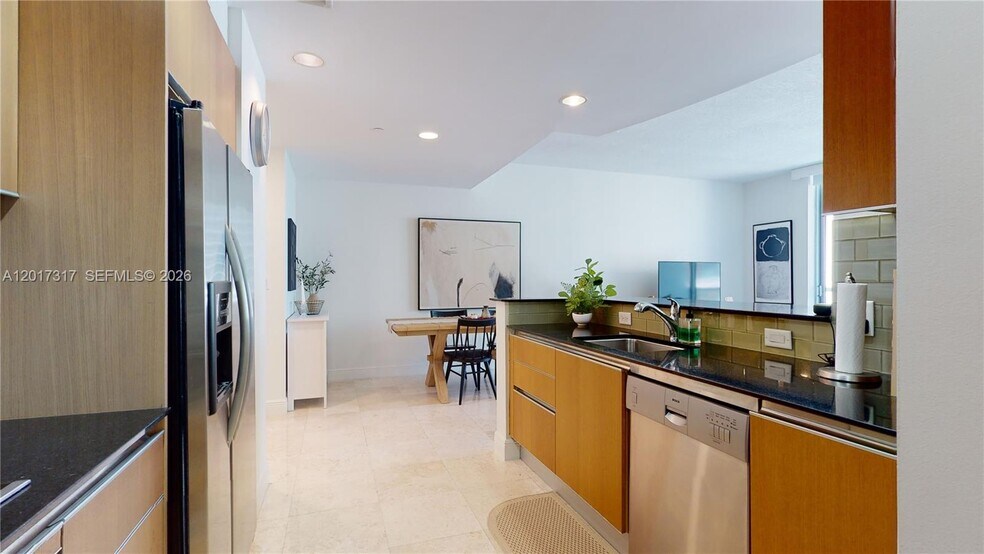 Building Photo - 1050 Brickell Ave