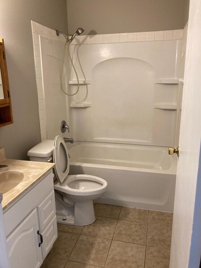 Building Photo - 5353 Dunmore Dr