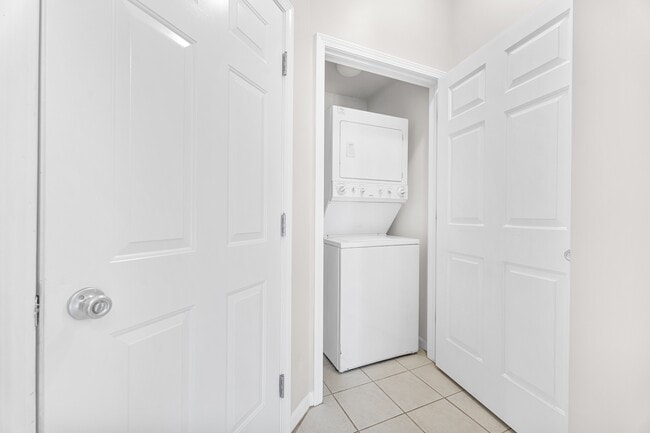 Building Photo - 2885-2885 5th St