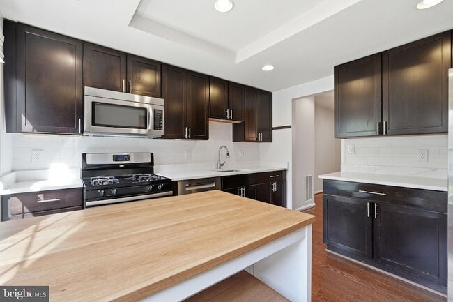 Building Photo - 7381 Jiri Woods Ct