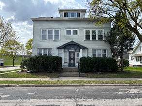 Building Photo - 6403 W Fairview Ave