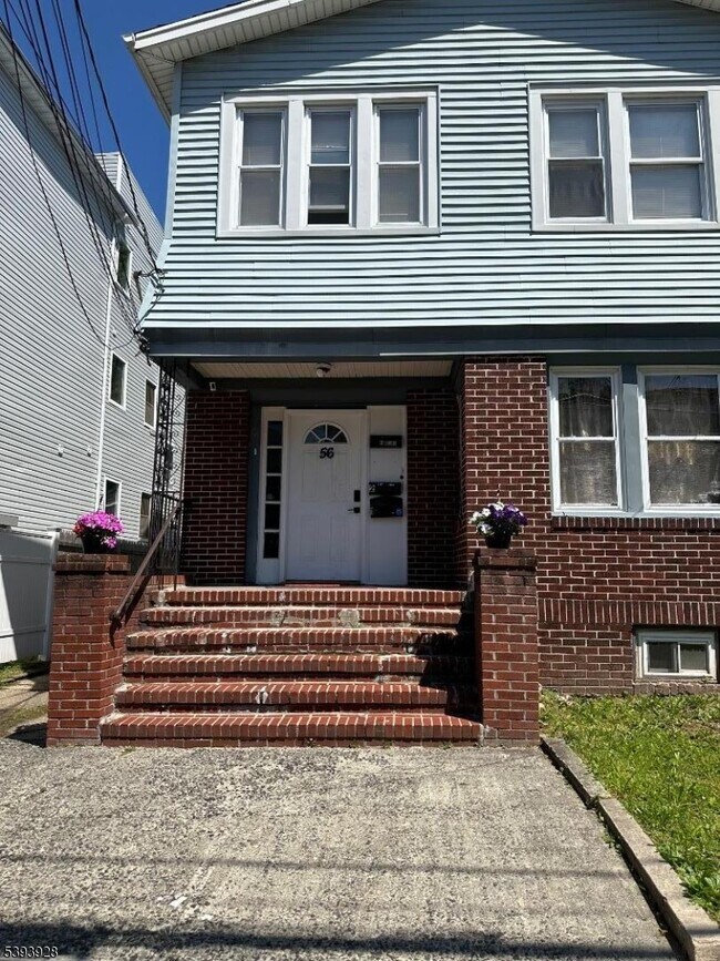Primary Photo - 56 Monticello Ave