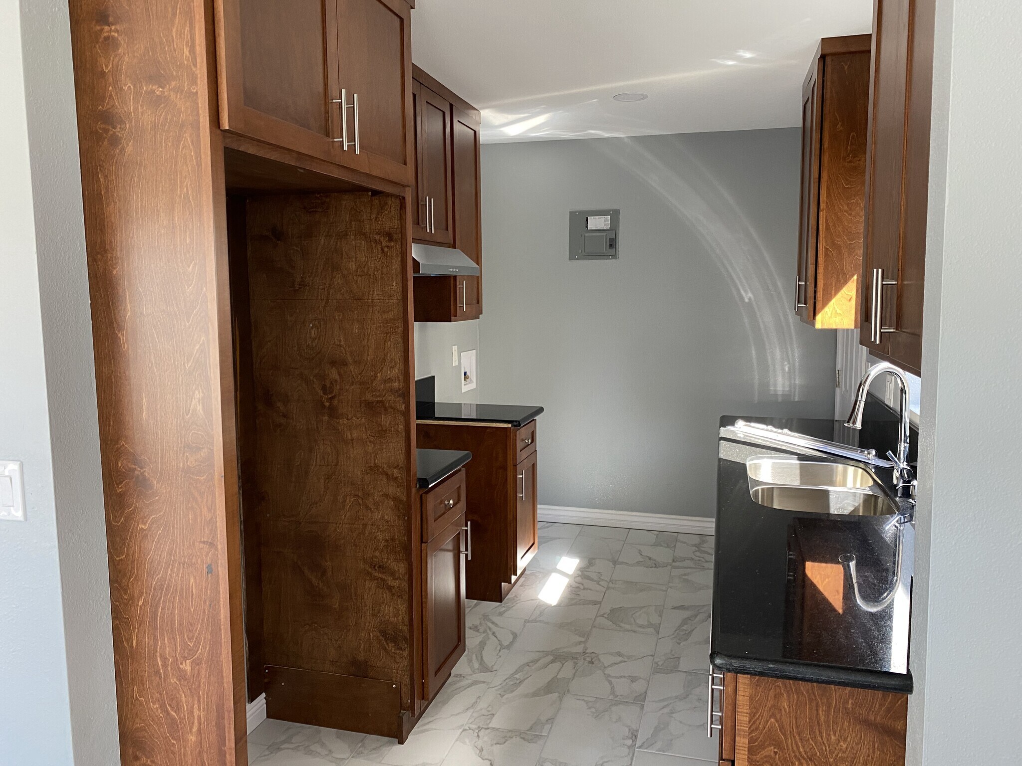 Building Photo - 8676 Evergreen Ave