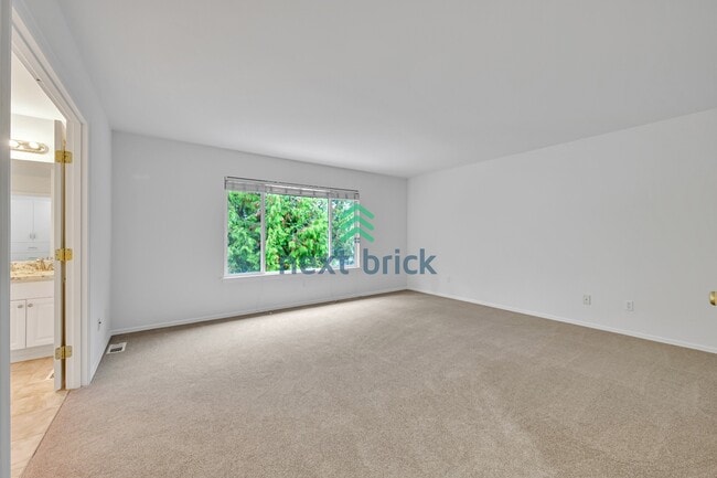 Building Photo - 4 Bed 2.5 Bath Single-family House Available for Rent!