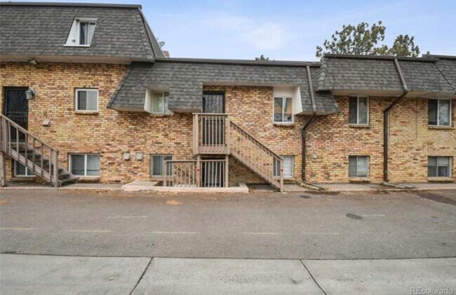 Building Photo - Charming 2BR Condo in Denver