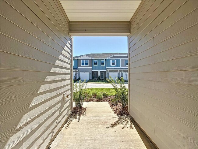 Building Photo - 4950 SW 81st Lp