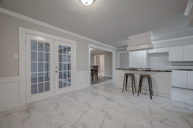 Building Photo - 919 Mockingbird Way