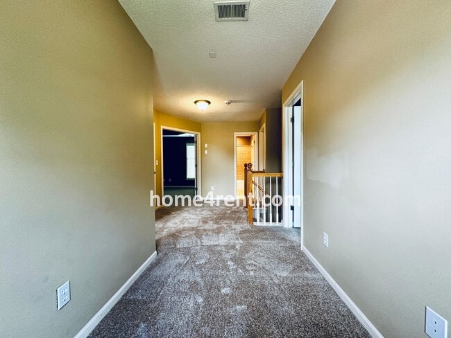 Building Photo - Fantastic South Overland Park Home in Blue...