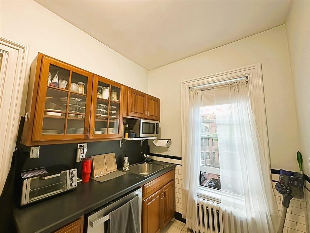 Building Photo - 229 Newbury St