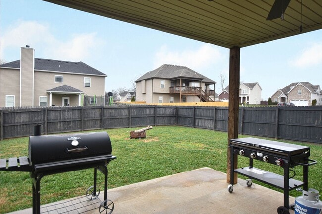 Building Photo - Pet Friendly Four Bedroom!