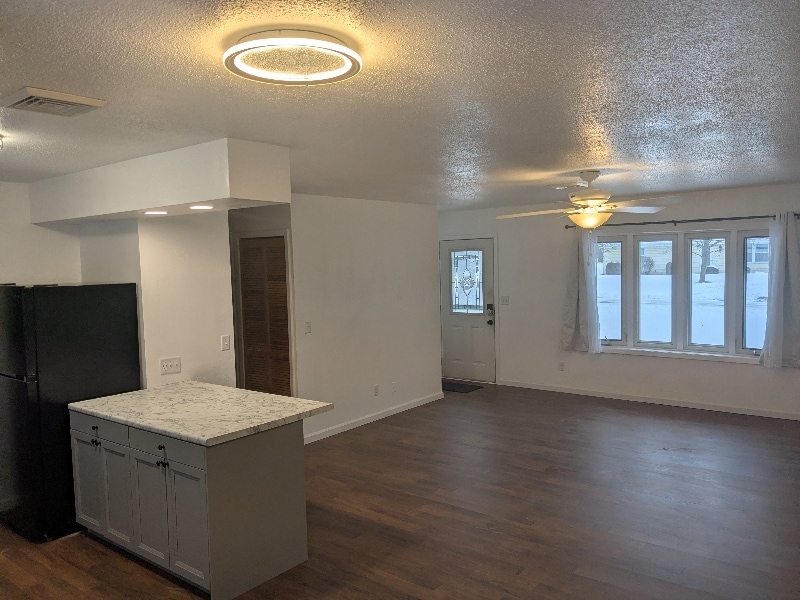 Building Photo - 1328 Colonial Ln