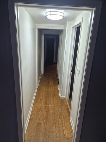 Building Photo - 1822 Guilderland Ave