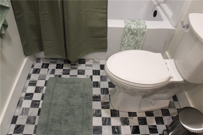 Building Photo - 110 Hotel St