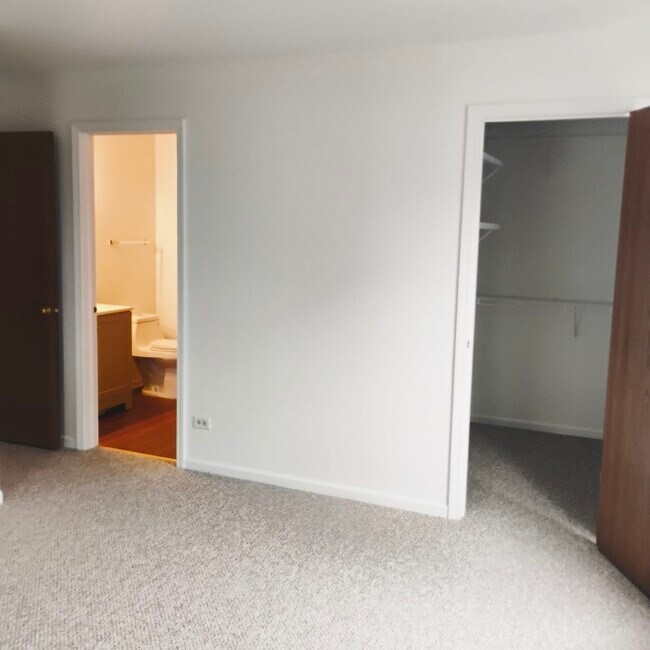 Building Photo - 1221 Ballantrae Pl