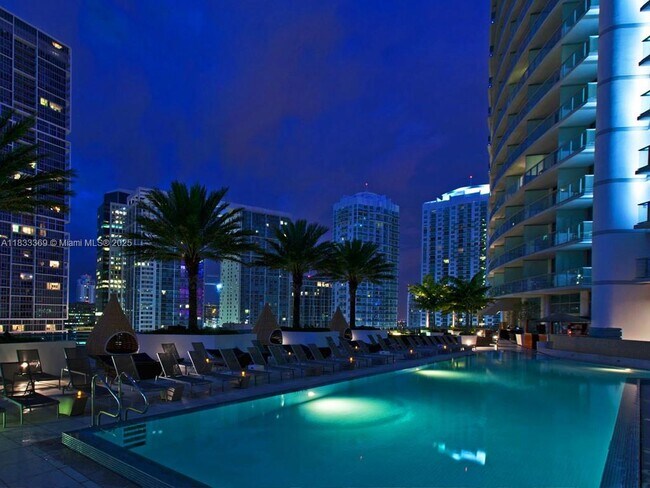 Building Photo - 200 Biscayne Blvd Way