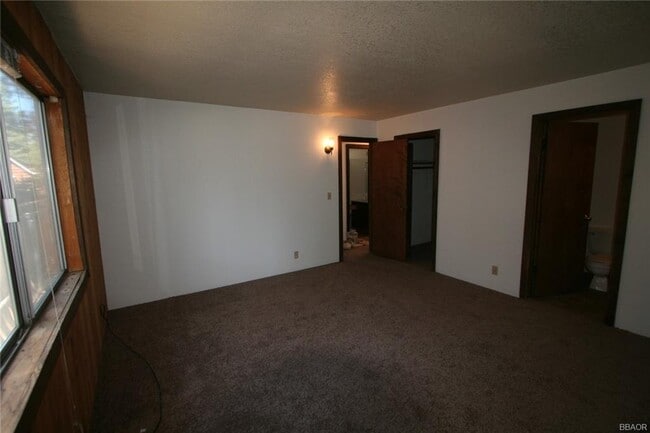 Building Photo - 917 Nana Ave
