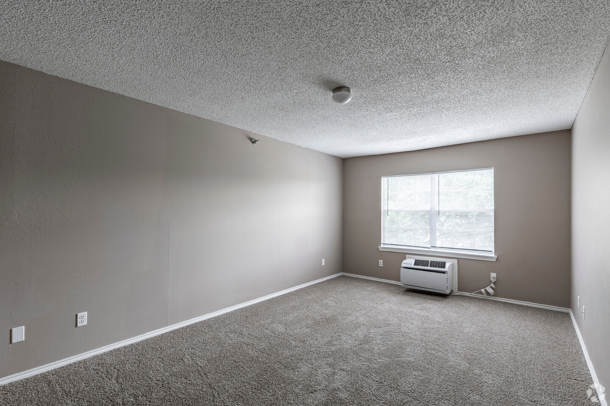 1BR, 1BA - 624SF - Cimarron Estates