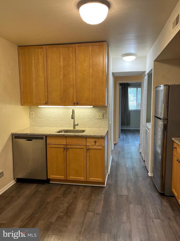 Building Photo - 2044 Royal Fern Ct