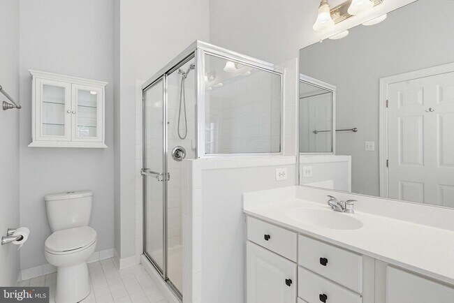 Building Photo - 10635 Hillingdon Rd