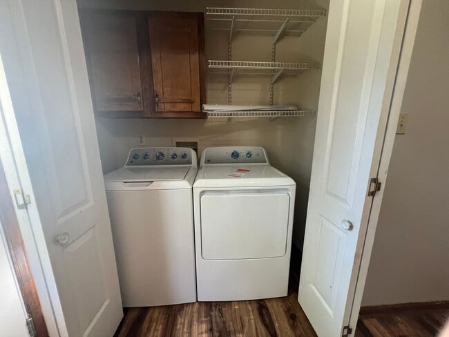 Building Photo - 109 Hickory Grove Dr