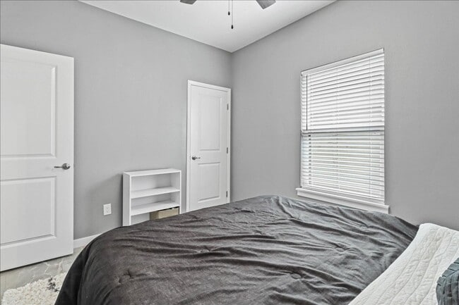 Building Photo - 7958 Snake River Dr