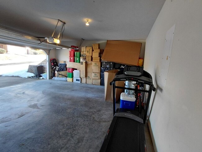 Building Photo - 4 Plex unit close to FLW