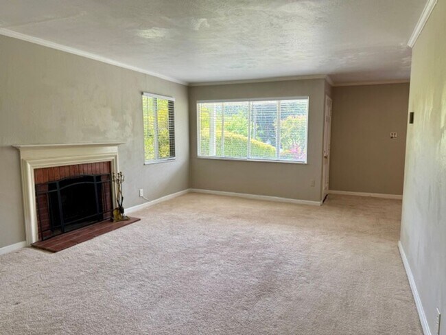 Building Photo - Charming single level 3 bedroom 2 bath Lafayette home now available for move in!