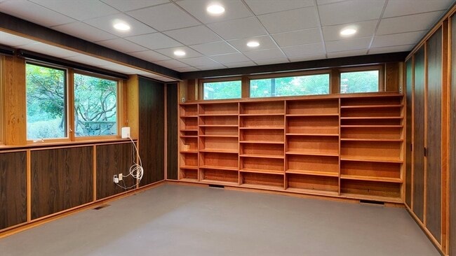 Building Photo - 14 Overlook Dr