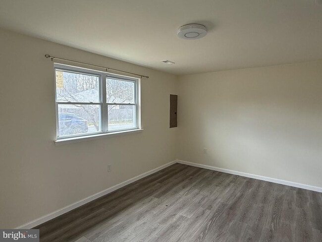 Building Photo - 14 1/2-12 Verdi Cir