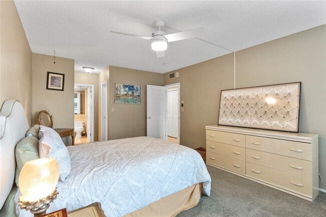 Building Photo - 4010 Galt Ocean Dr