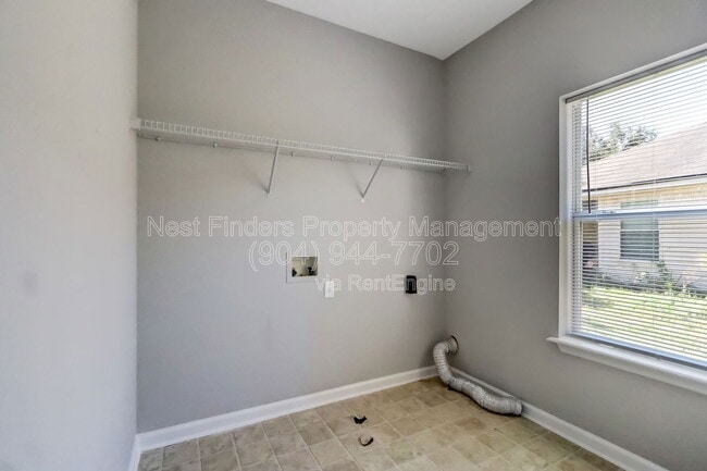 Building Photo - 409 S Hidden Tree Dr