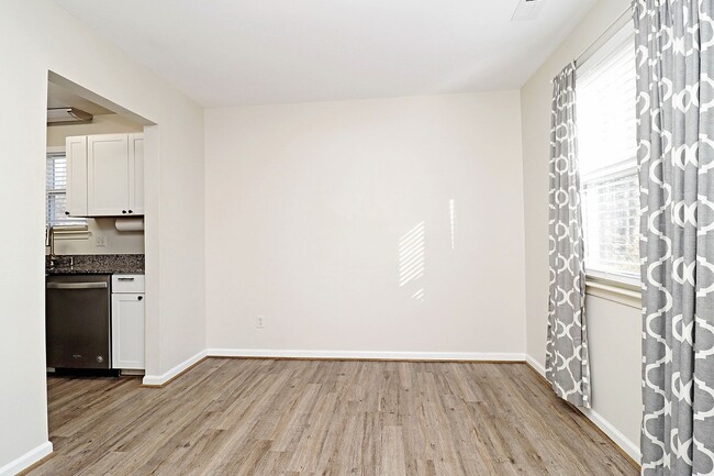 Building Photo - Dog-Friendly Duplex Close To The Shops at Stonefield