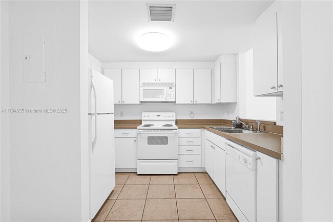 Building Photo - 1250 S Miami Ave