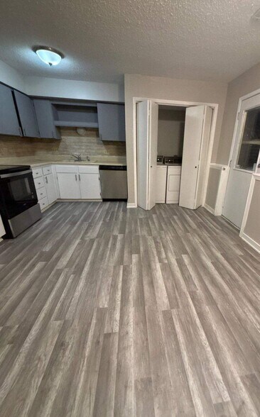 Building Photo - 4136 Enden Ln