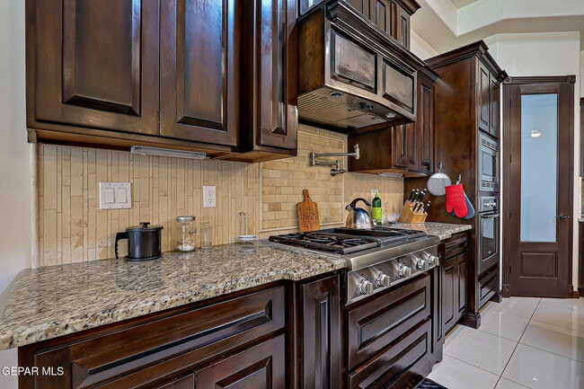 Building Photo - 13452 Emerald Falls Dr