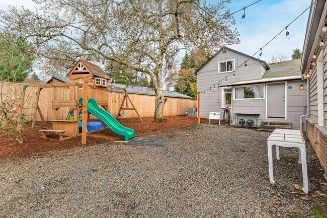 Building Photo - Charming Hillsboro Bungalow with RV Parking & Modern Upgrades!