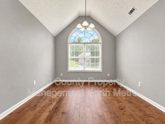 Building Photo - 4710 Middleboro Ln