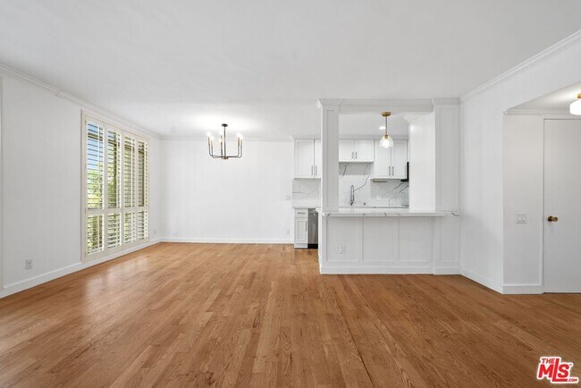 Building Photo - 7270 Hillside Ave