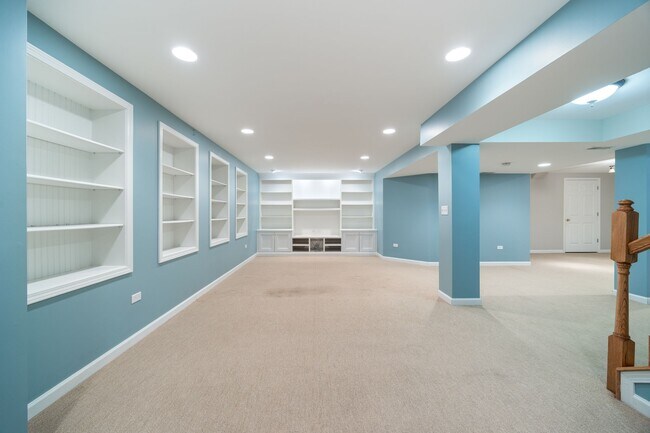 Building Photo - 2805 Overbeck Ln