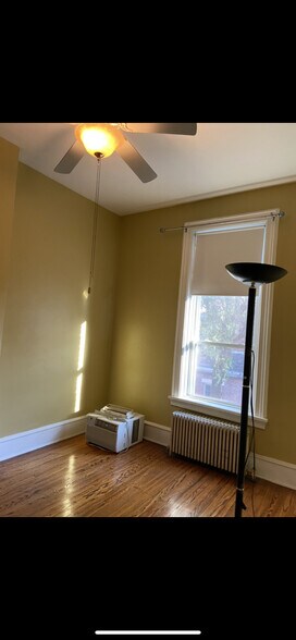 Building Photo - 498 Madison Ave