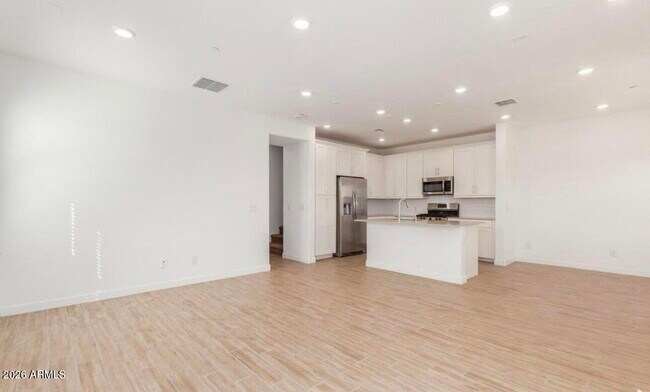 Building Photo - 4077 S Sabrina Dr