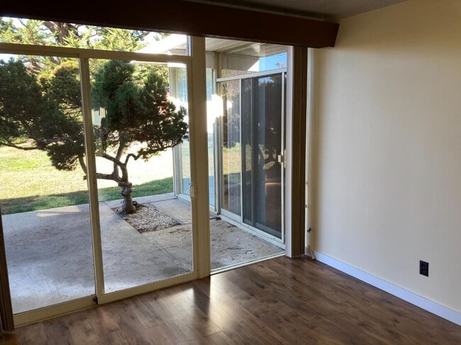 Building Photo - 15 Turtle Bay Pl