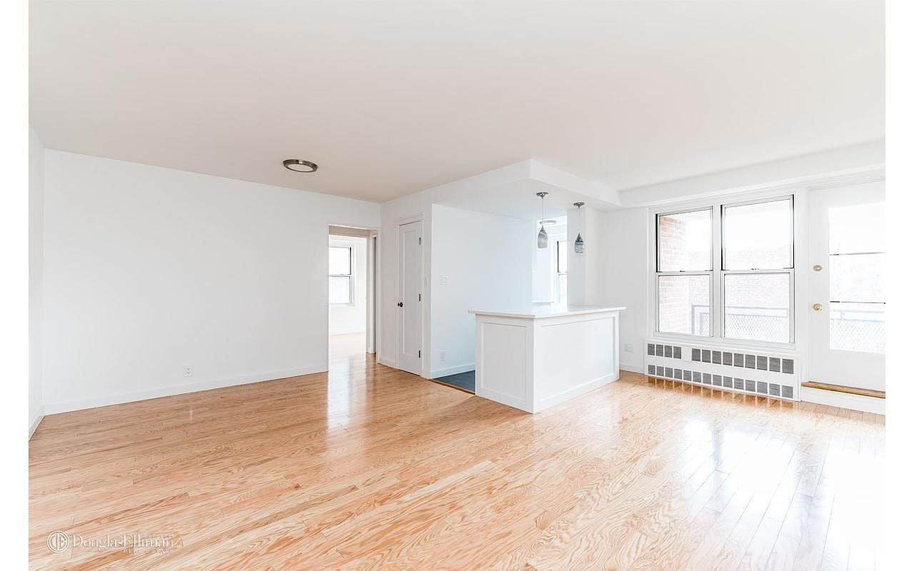 Building Photo - 35-50 85th St