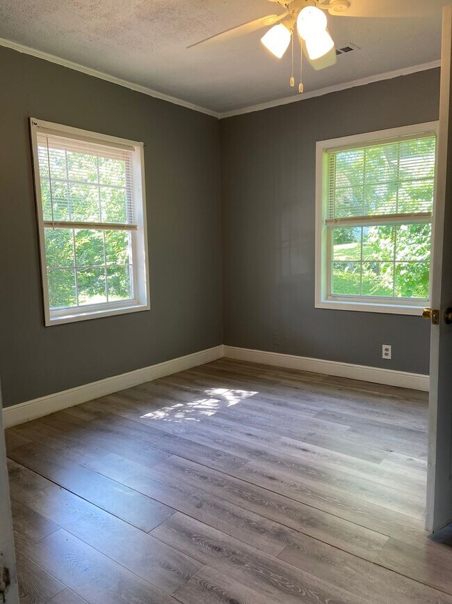Building Photo - Single Family Home in Branson
