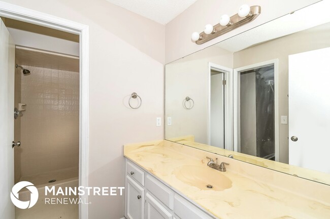 Building Photo - 13093 Silver Oak Dr