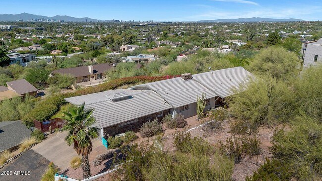 Building Photo - 5526 Camelback Canyon Dr