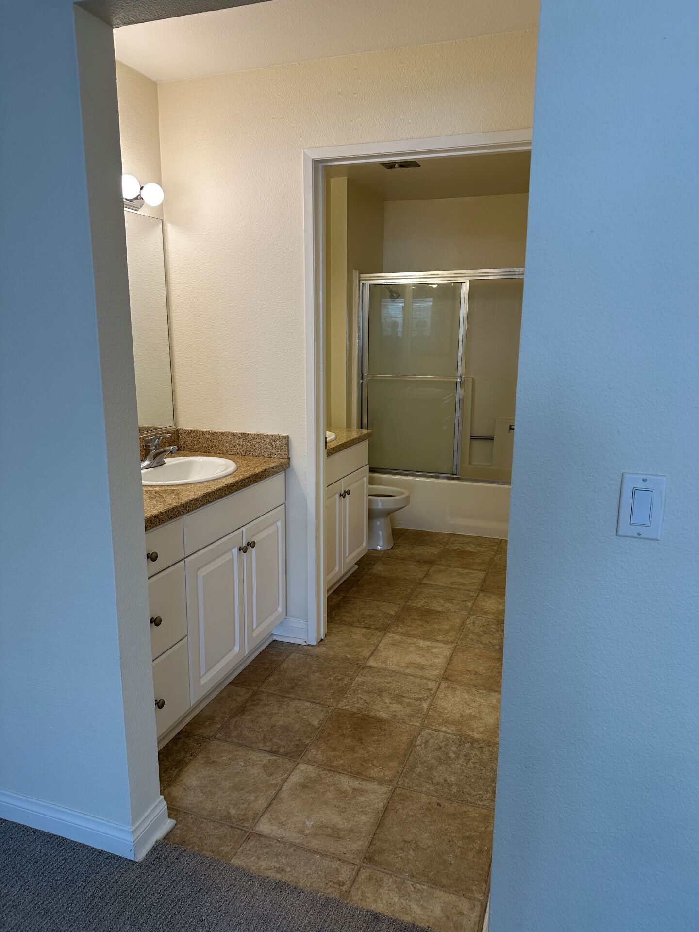 Master Bathroom - 5540 Owensmouth Ave