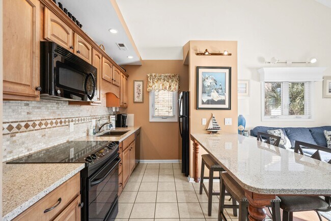 Building Photo - All Inclusive Seasonal Rental Available Oc...