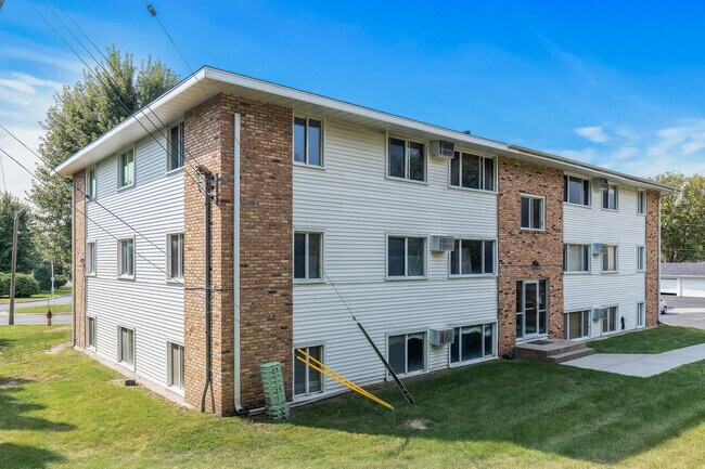 Building Photo - Rosco Apts-2720