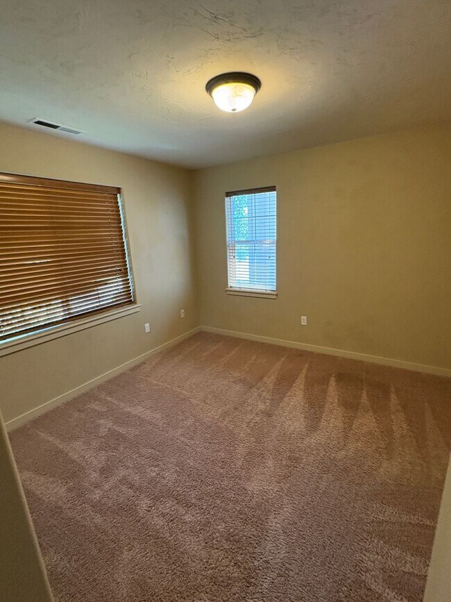 Building Photo - Single Family Home in a Great Location!